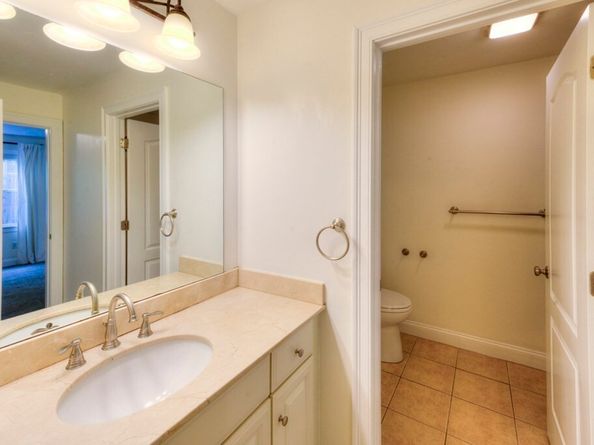 38 Johnson St 38, Worcester MA 01604