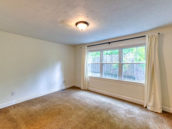 38 Johnson St 38, Worcester MA 01604