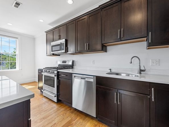 42 Vinton St 3, Boston MA 02127