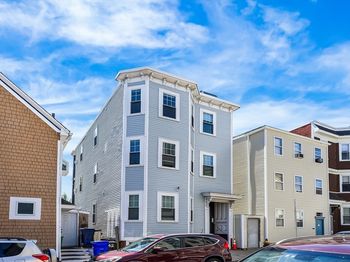 42 Vinton St