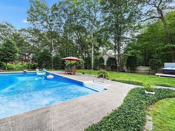 20 Olde Colony Dr, Shrewsbury MA 01545