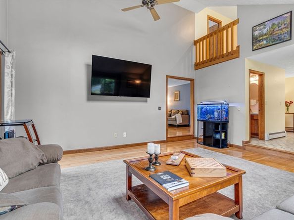 9 Spruce St, Blackstone MA 01504