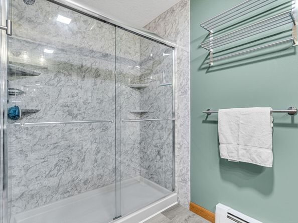 9 Spruce St, Blackstone MA 01504
