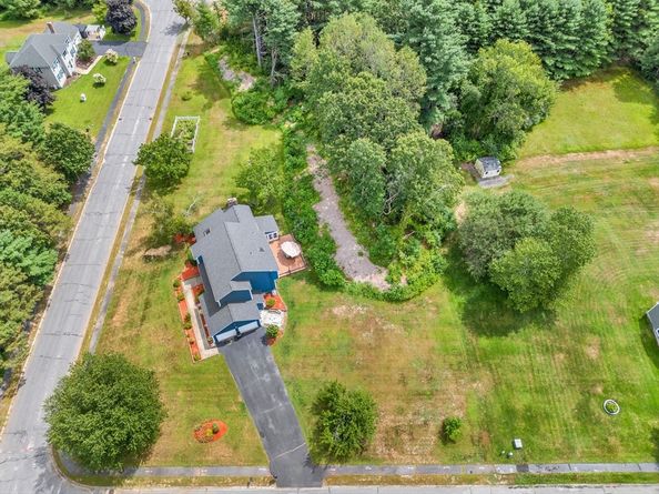 9 Spruce St, Blackstone MA 01504