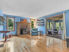9 Spruce St, Blackstone MA 01504