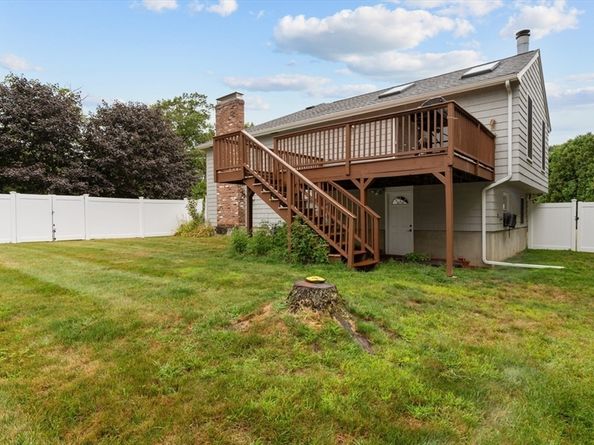 19 Maplecrest Drive, Southborough MA 01772