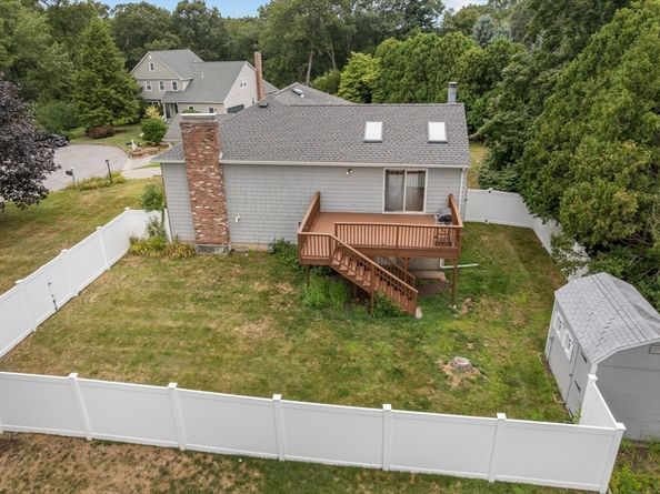19 Maplecrest Drive, Southborough MA 01772