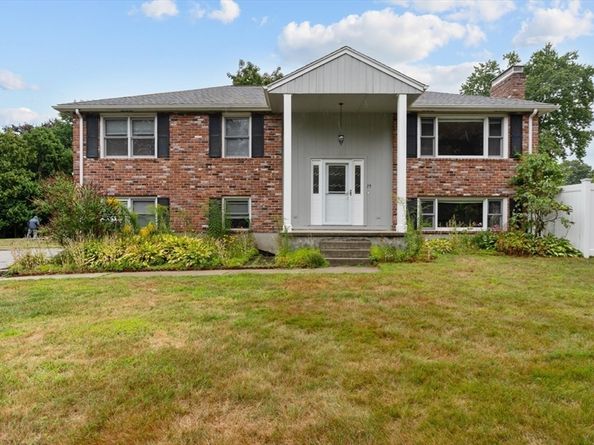 19 Maplecrest Drive, Southborough MA 01772