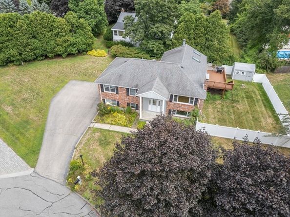 19 Maplecrest Drive, Southborough MA 01772