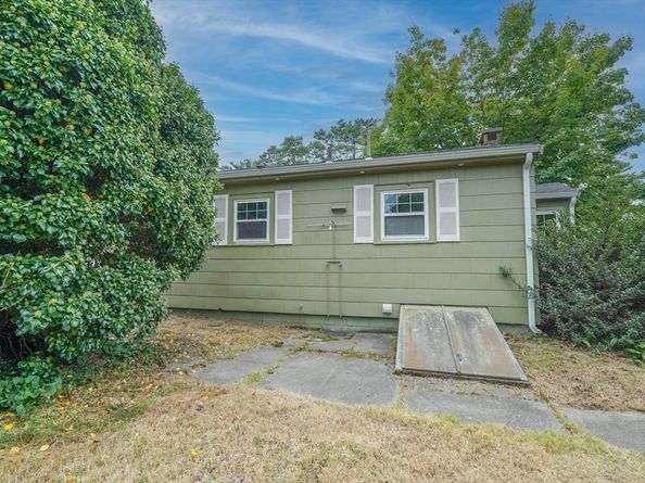 2 Pine Lake Dr, Wareham MA 02538