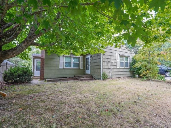 2 Pine Lake Dr, Wareham MA 02538
