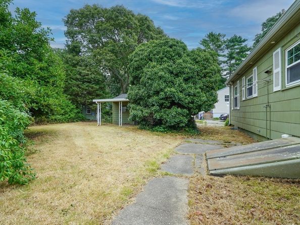 2 Pine Lake Dr, Wareham MA 02538
