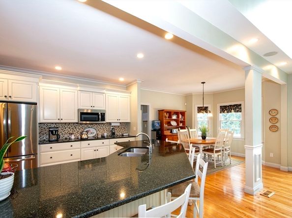 94 Arrowwood Dr, Scituate MA 02066