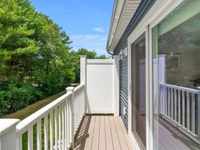 5 Hobart Ln 5, Rockland MA 02370