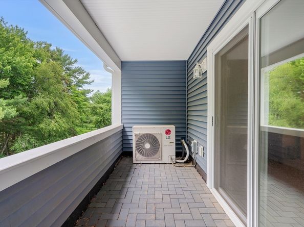 5 Hobart Ln 5, Rockland MA 02370