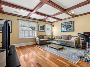 5 Hobart Ln 5, Rockland MA 02370