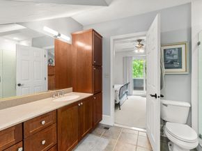 5 Hobart Ln 5, Rockland MA 02370