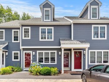 5 Hobart Ln