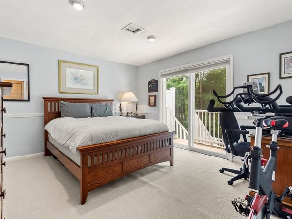 5 Hobart Ln 5, Rockland MA 02370