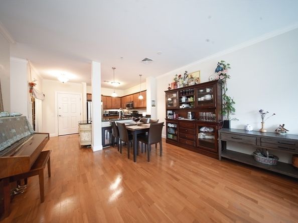 35 Commonwealth Ave 404, Newton MA 02467