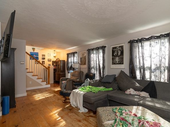 157 School St, North Brookfield MA 01535