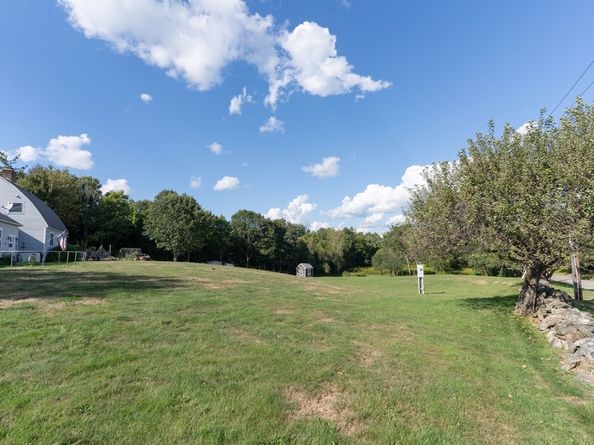 157 School St, North Brookfield MA 01535