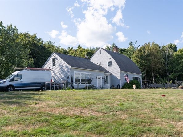 157 School St, North Brookfield MA 01535
