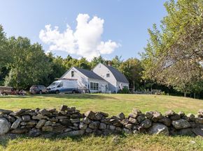 157 School St, North Brookfield MA 01535