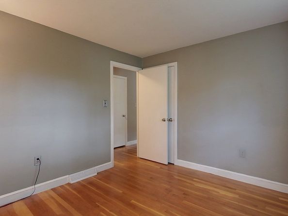 16 Crooked Spring Rd, Billerica MA 01862