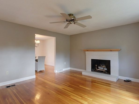 16 Crooked Spring Rd, Billerica MA 01862