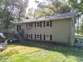 16 Crooked Spring Rd, Billerica MA 01862