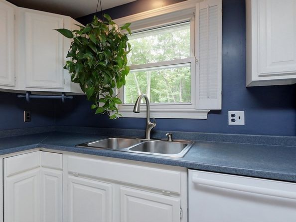 16 Crooked Spring Rd, Billerica MA 01862