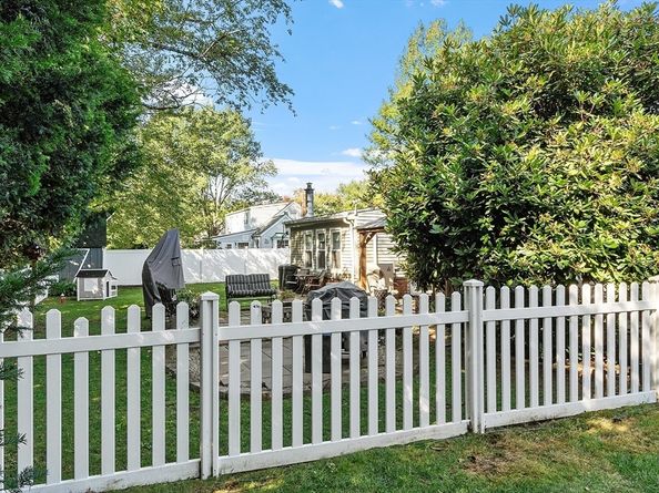7 Greenwood Road, Northborough MA 01532