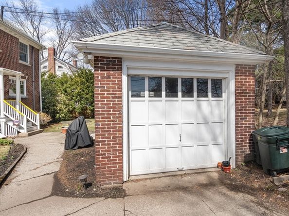 128 Blue Hills Pkwy, Milton MA 02186