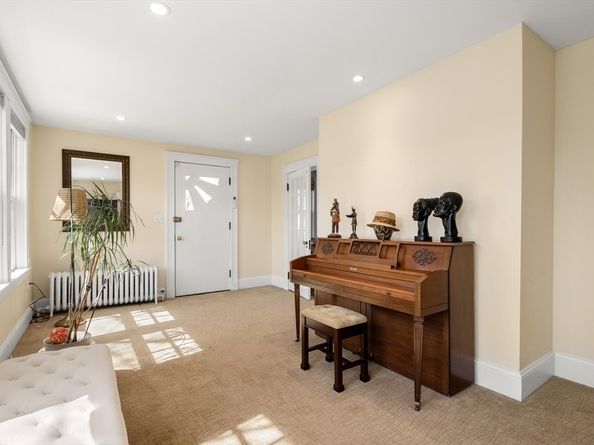 128 Blue Hills Pkwy, Milton MA 02186