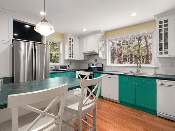 128 Blue Hills Pkwy, Milton MA 02186