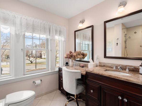128 Blue Hills Pkwy, Milton MA 02186