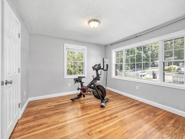 11 Thayer Ave, Weymouth MA 02188