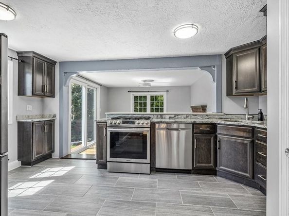 11 Thayer Ave, Weymouth MA 02188