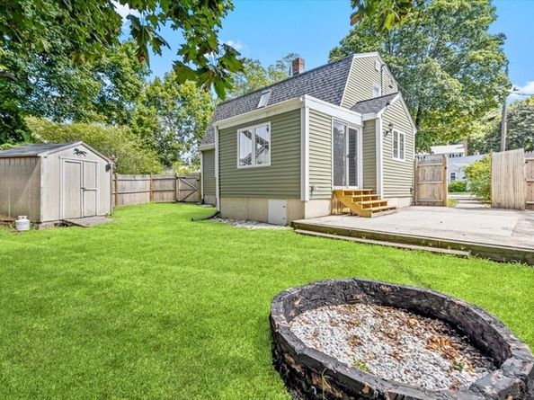 11 Thayer Ave, Weymouth MA 02188