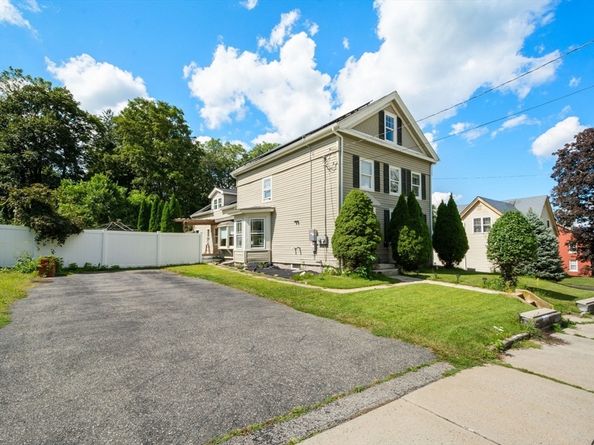 72 High St, Southbridge MA 01550