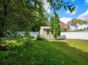 72 High St, Southbridge MA 01550