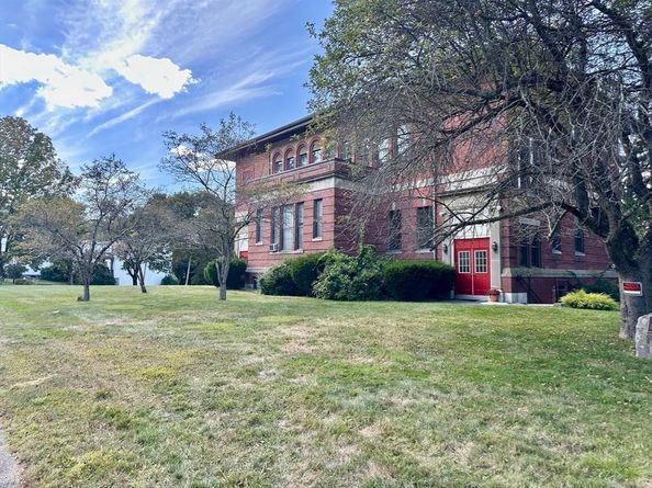 1098 Stafford St 5, Leicester MA 01542
