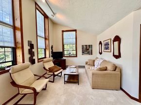 1098 Stafford St 5, Leicester MA 01542