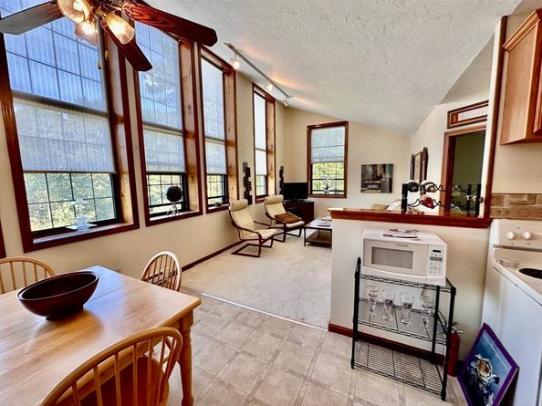 1098 Stafford St 5, Leicester MA 01542