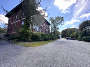 1098 Stafford St 5, Leicester MA 01542
