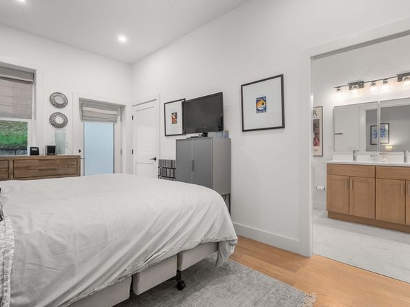 231 Everett 1, Boston MA 02128
