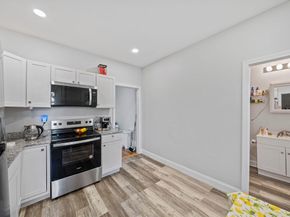 152 S Franklin St, Holbrook MA 02343