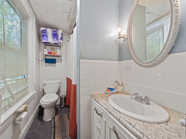 152 S Franklin St, Holbrook MA 02343