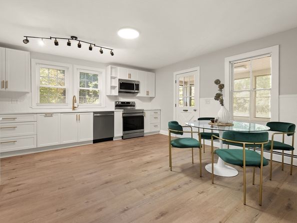 34 West St, Westford MA 01886